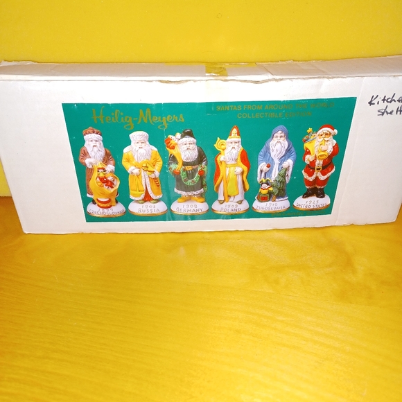 Heilig Meyers 6 Santa from around the world  collection (013123B) - Picture 14 of 16